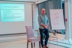 Robert Sierzputowski. Grupa "Wynagrodzenia i nagrody"