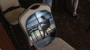 Odbicie Karola Górskiego w lustrze